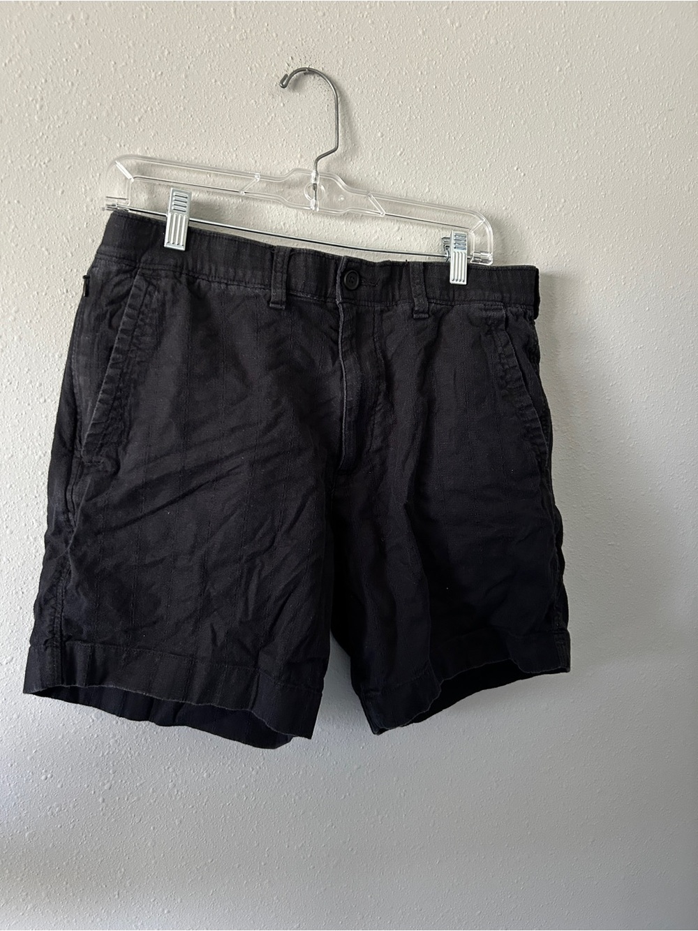 Abercrombie & Fitch Men's Black Flat-Front Cotton Shorts